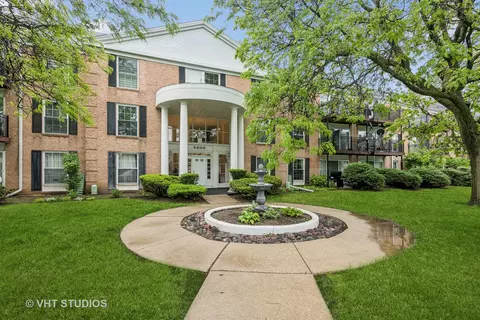 5300 Carriageway Dr #112, Rolling Meadows, IL 60008