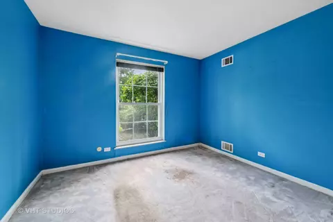 Bedroom - 5300 Carriageway Dr #112, Rolling Meadows, IL 60008 photo 2 of 2