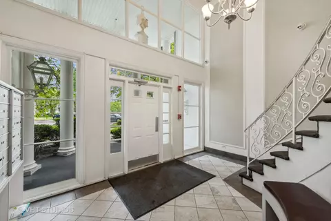 Entry Way - 5300 Carriageway Dr #112, Rolling Meadows, IL 60008 photo 1 of 2