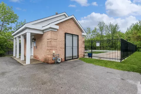 Exterior - 5300 Carriageway Dr #112, Rolling Meadows, IL 60008 photo 2 of 2