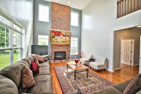 Living - 5950 Chatham Dr, Hoffman Estates, IL 60192 photo 6 of 9