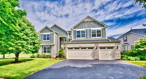 5950 Chatham Dr, Hoffman Estates, IL 60192