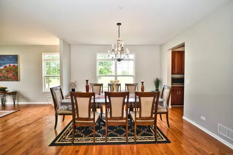 Dining - 5950 Chatham Dr, Hoffman Estates, IL 60192 photo 1 of 3