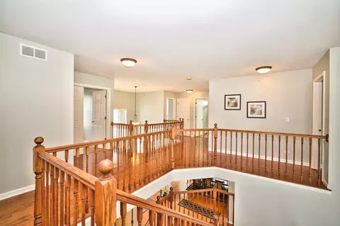 Entry Way - 5950 Chatham Dr, Hoffman Estates, IL 60192 photo 9 of 9