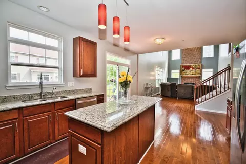 Kitchen - 5950 Chatham Dr, Hoffman Estates, IL 60192 photo 1 of 9