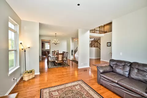 Other - 5950 Chatham Dr, Hoffman Estates, IL 60192 photo 4 of 14