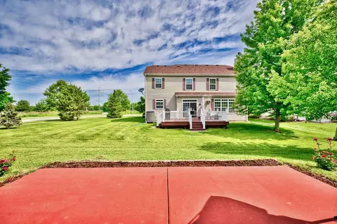 Exterior - 5950 Chatham Dr, Hoffman Estates, IL 60192 photo 6 of 6