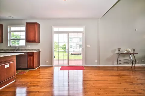 Living - 5950 Chatham Dr, Hoffman Estates, IL 60192 photo 2 of 9