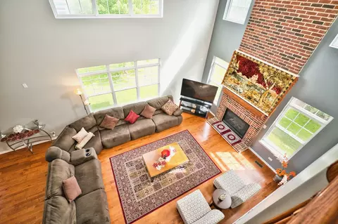 Living - 5950 Chatham Dr, Hoffman Estates, IL 60192 photo 9 of 9