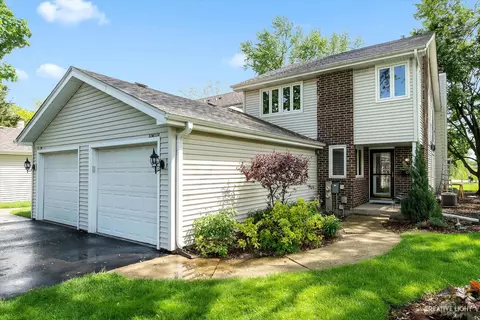 30 W359 Oakmont Dr, Naperville, IL 60563