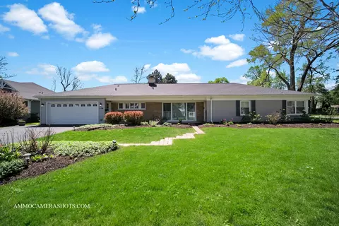 304 E Hawthorne Blvd, Wheaton, IL 60187 photo 2