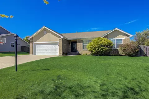 3304 Kensington Ln, Zion, IL 60099