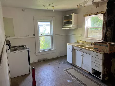 Kitchen - 601 E Olive St, Bloomington, IL 61701 photo 1 of 1