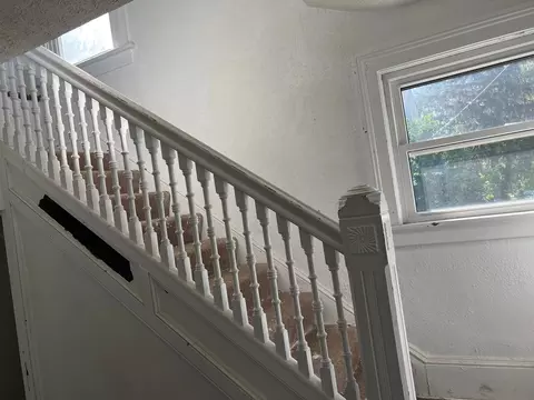 Entry Way - 601 E Olive St, Bloomington, IL 61701 photo 1 of 3
