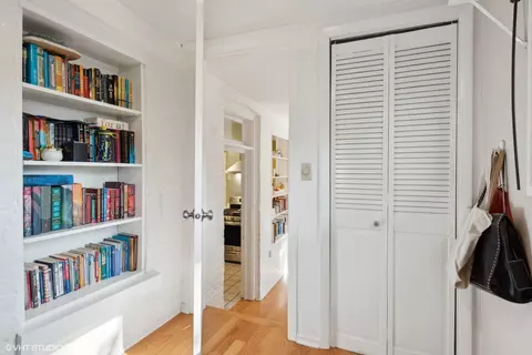 Entry Way - 916 Beloit Ave, Forest Park, IL 60130 photo 1 of 1