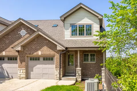 857 Illinois St, Lemont, IL 60439