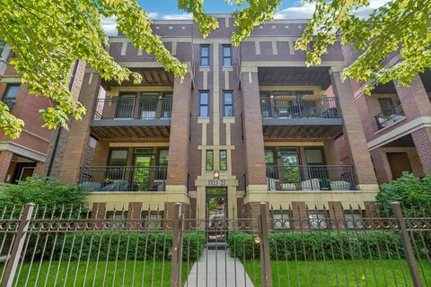3325 N Seminary Ave #2N, Chicago, IL 60657