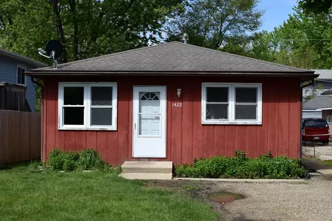 1422 Woodridge Dr, Round Lake Beach, IL 60073