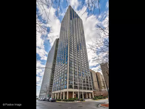 1555 N Astor St #21SE, Chicago, IL 60610