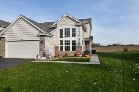 697 Catamaran Cir, Pingree Grove, IL 60140