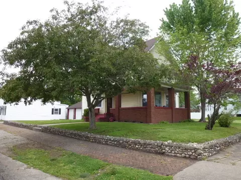 503 N Monroe St, Clinton, IL 61727