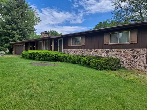 411 Elm St, Spring Valley, IL 61362 photo 2