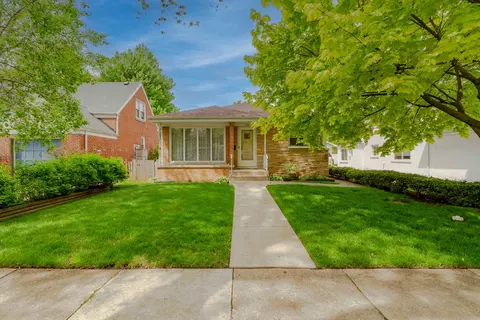 8230 Kedvale Ave, Skokie, IL 60076