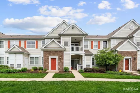 2305 Aurora Dr #24, Pingree Grove, IL 60140