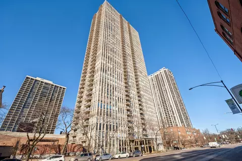 1660 N Lasalle St #807, Chicago, IL 60614