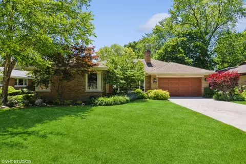 7049 N Mcalpin Ave, Chicago, IL 60646