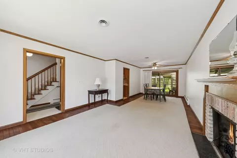 1212 Arbor Vitae Rd, Deerfield, IL 60015 photo 2