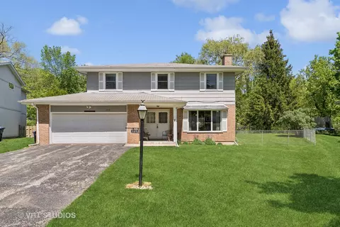 1212 Arbor Vitae Rd, Deerfield, IL 60015