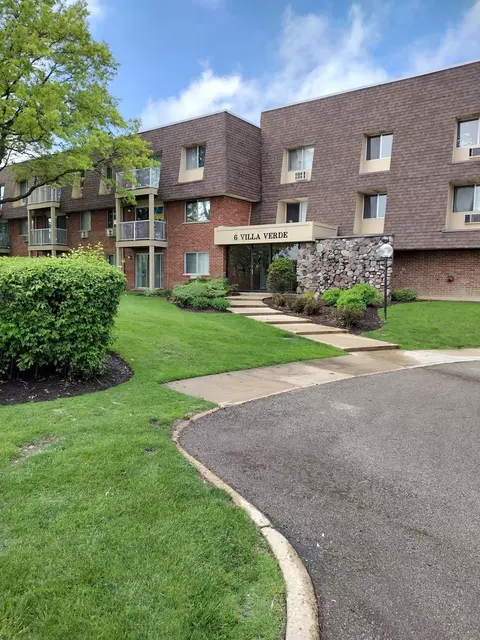 6 Villa Verde Dr #306, Buffalo Grove, IL 60089