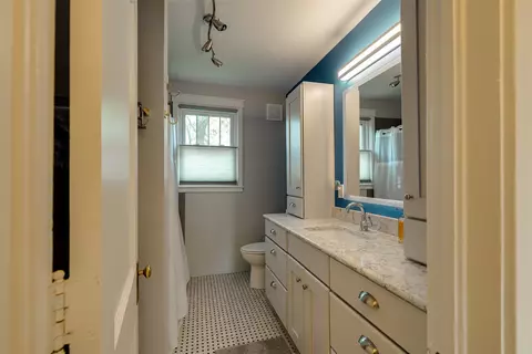 Bath - 4 Dunbar Dr, Bloomington, IL 61701 photo 1 of 2