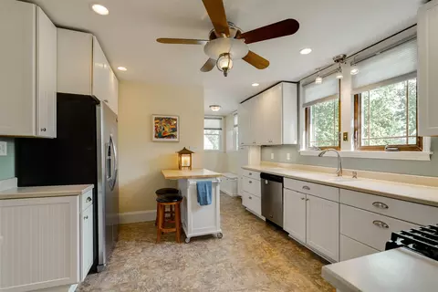 Kitchen - 4 Dunbar Dr, Bloomington, IL 61701 photo 2 of 3