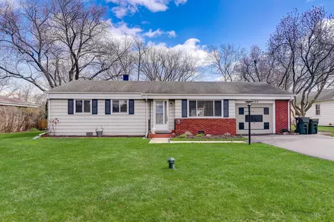 5525 Virginia Ave, Clarendon Hills, IL 60514