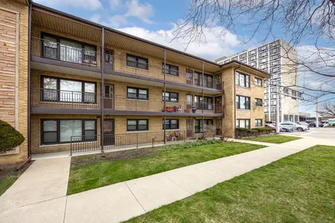 4801 N Harlem Ave #2, Chicago, IL 60656