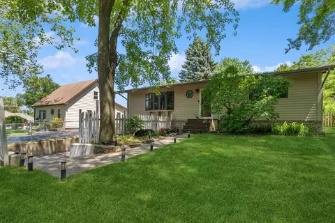 5508 Fox Lake Rd, Mchenry, IL 60051