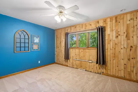Bedroom - 5508 Fox Lake Rd, Mchenry, IL 60051 photo 3 of 5