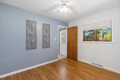 Bedroom - 5508 Fox Lake Rd, Mchenry, IL 60051 photo 1 of 5