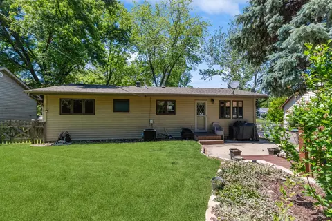 Exterior - 5508 Fox Lake Rd, Mchenry, IL 60051 photo 5 of 7