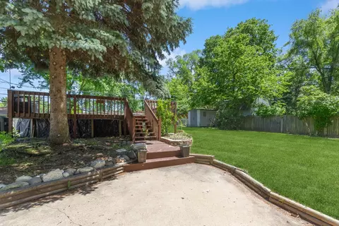 Exterior - 5508 Fox Lake Rd, Mchenry, IL 60051 photo 3 of 7