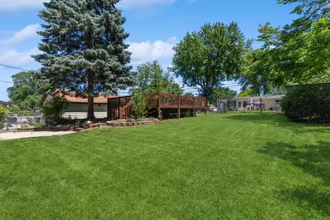 Exterior - 5508 Fox Lake Rd, Mchenry, IL 60051 photo 6 of 7