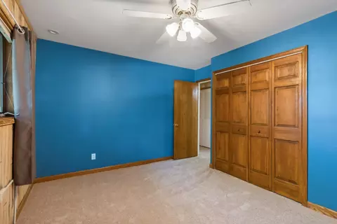 Bedroom - 5508 Fox Lake Rd, Mchenry, IL 60051 photo 4 of 5