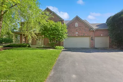 724 Norway Pl, Oswego, IL 60543