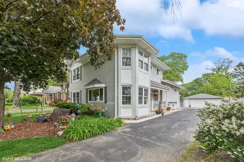 49 S Greenwood Ave, Palatine, IL 60074