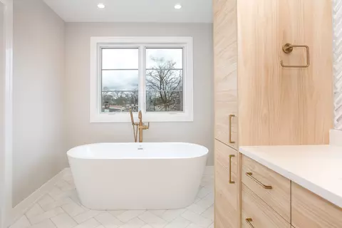 Bath - Undisclosed, Elmhurst, IL 60126 photo 6 of 14