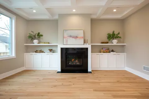 Living - Undisclosed, Elmhurst, IL 60126 photo 1 of 4