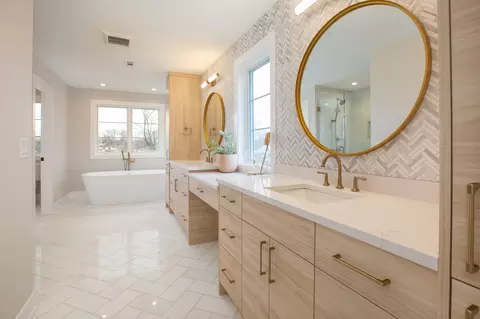 Bath - Undisclosed, Elmhurst, IL 60126 photo 5 of 14