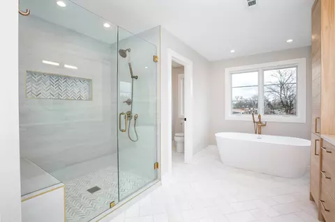 Bath - Undisclosed, Elmhurst, IL 60126 photo 3 of 14